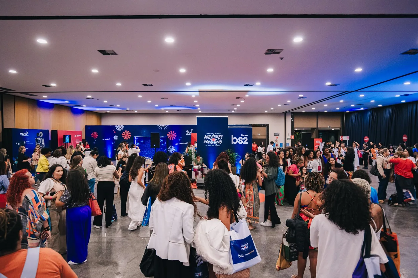 Participantes no espaço de convivência do Encontro